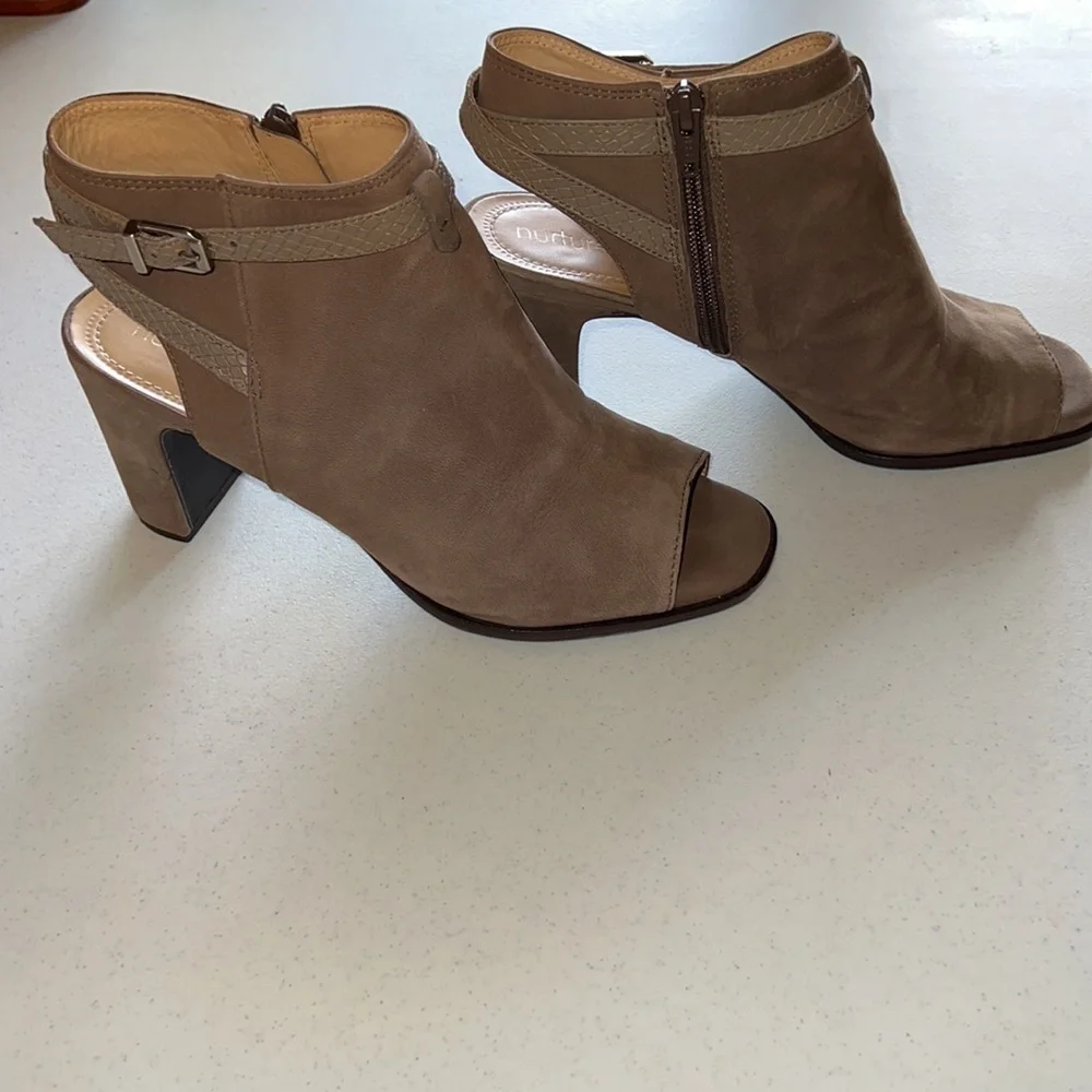 Gorgeous Nurture Suede Booties Size 8.5 - Picture 2 of 7